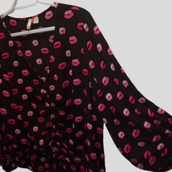 Cato's blouse - Picture 2 of 3